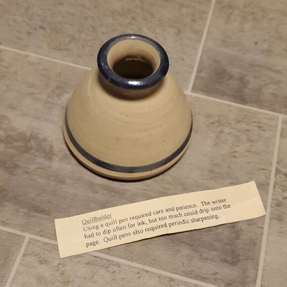 GUC Stoneware Natural w/Blue Quill Holder - Picture 1 of 4